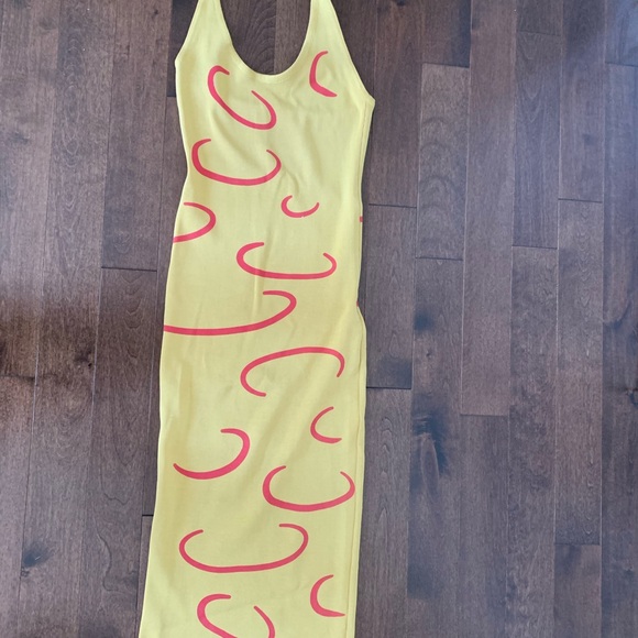 Gorgeous halter dress mustard colour with orange swirl  NWOT - Picture 3 of 7